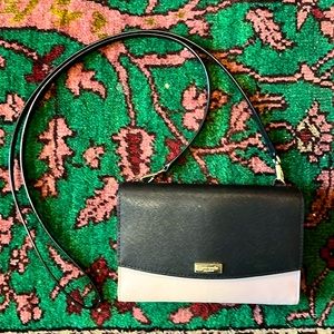 Like New Kate Spade Crossbody Wallet